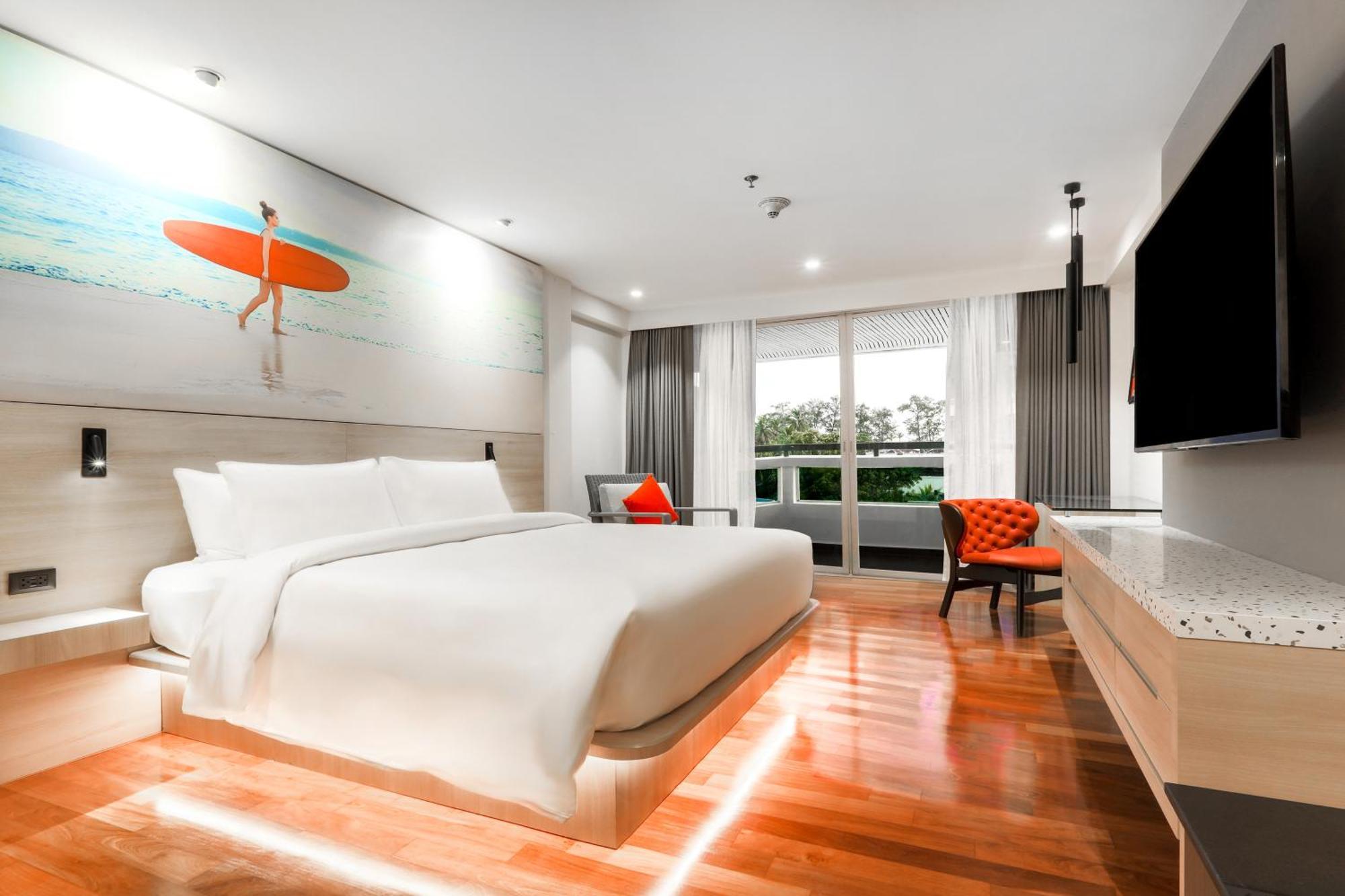 Radisson Red Phuket Patong Beach Exterior photo