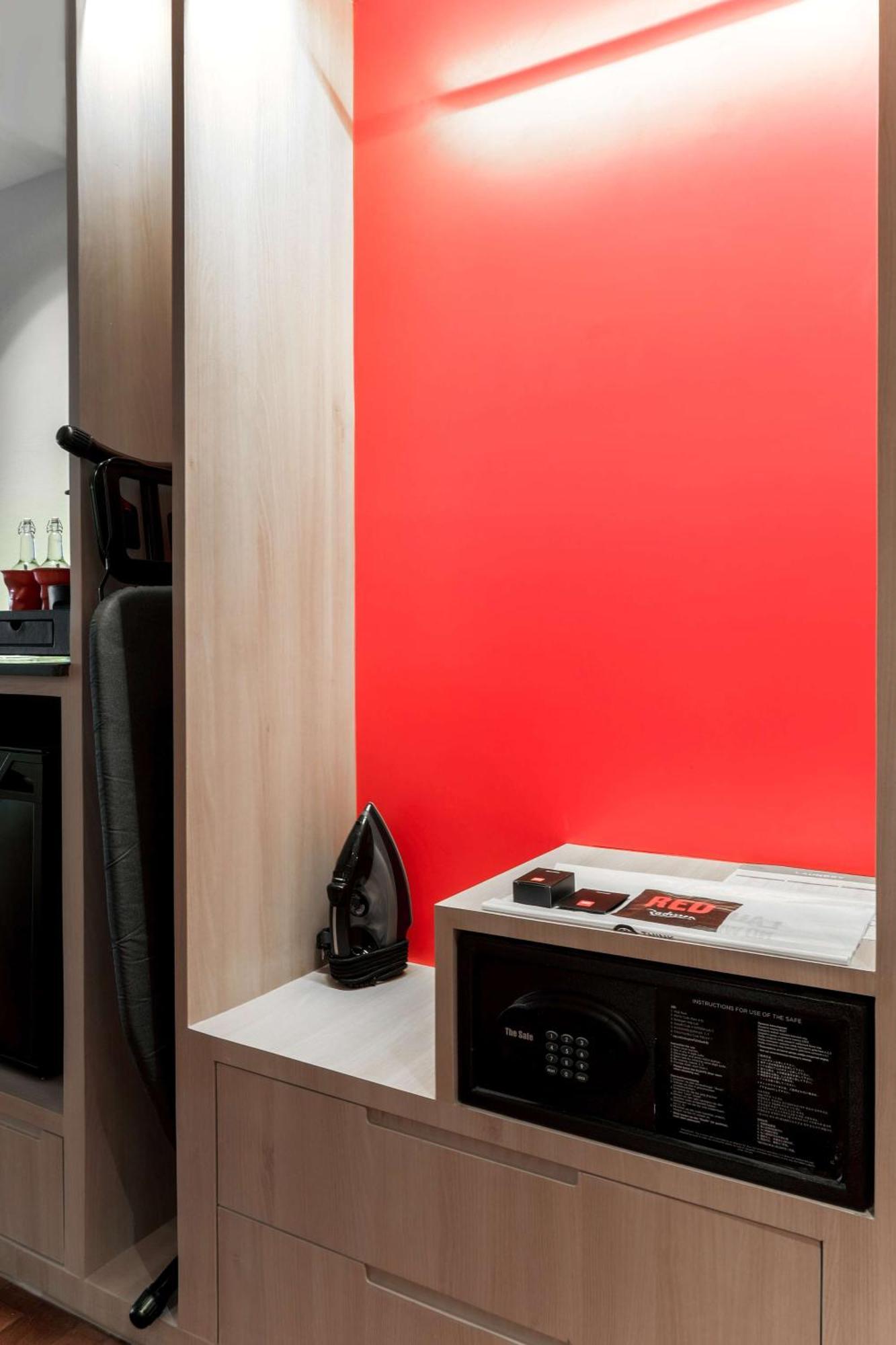 Radisson Red Phuket Patong Beach Exterior photo
