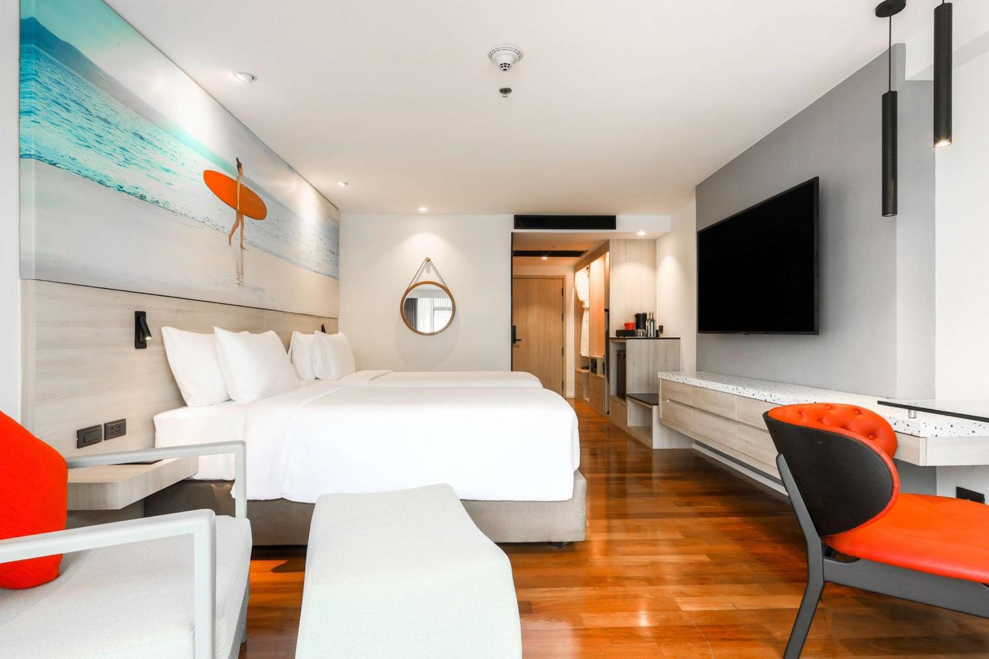 Radisson Red Phuket Patong Beach Exterior photo