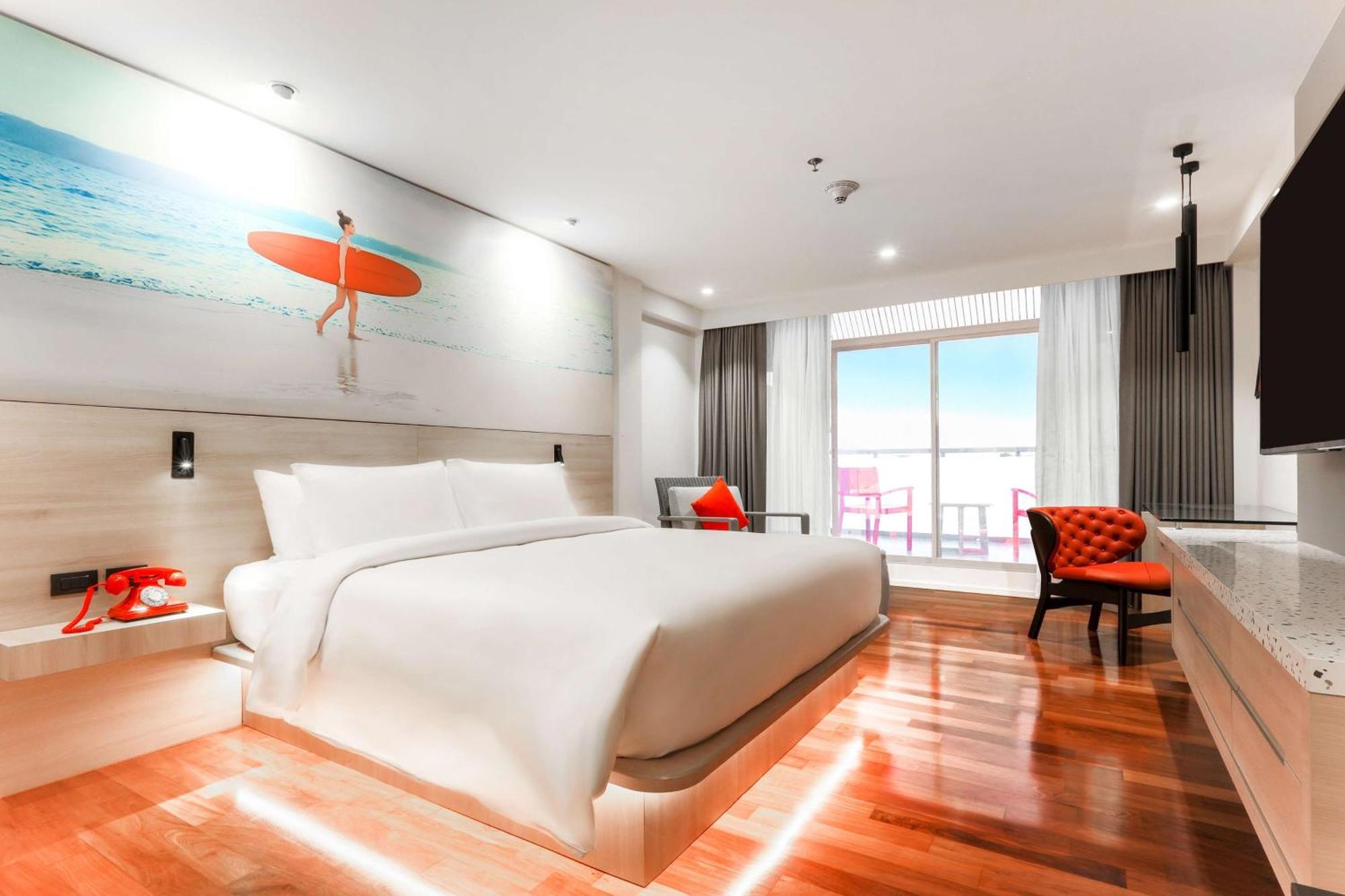 Radisson Red Phuket Patong Beach Exterior photo