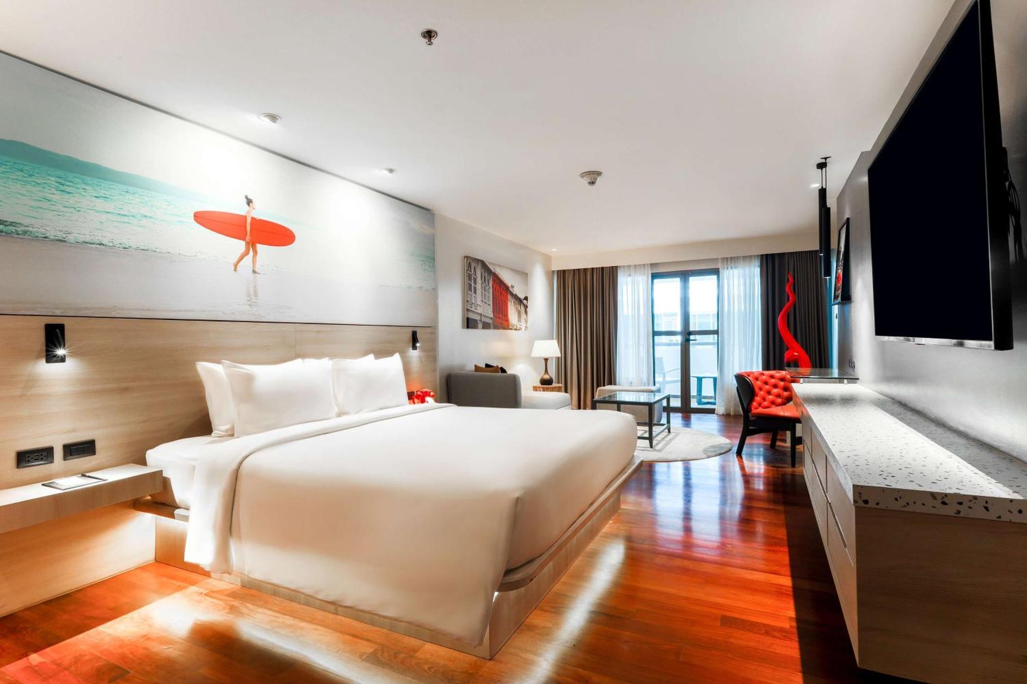 Radisson Red Phuket Patong Beach Exterior photo