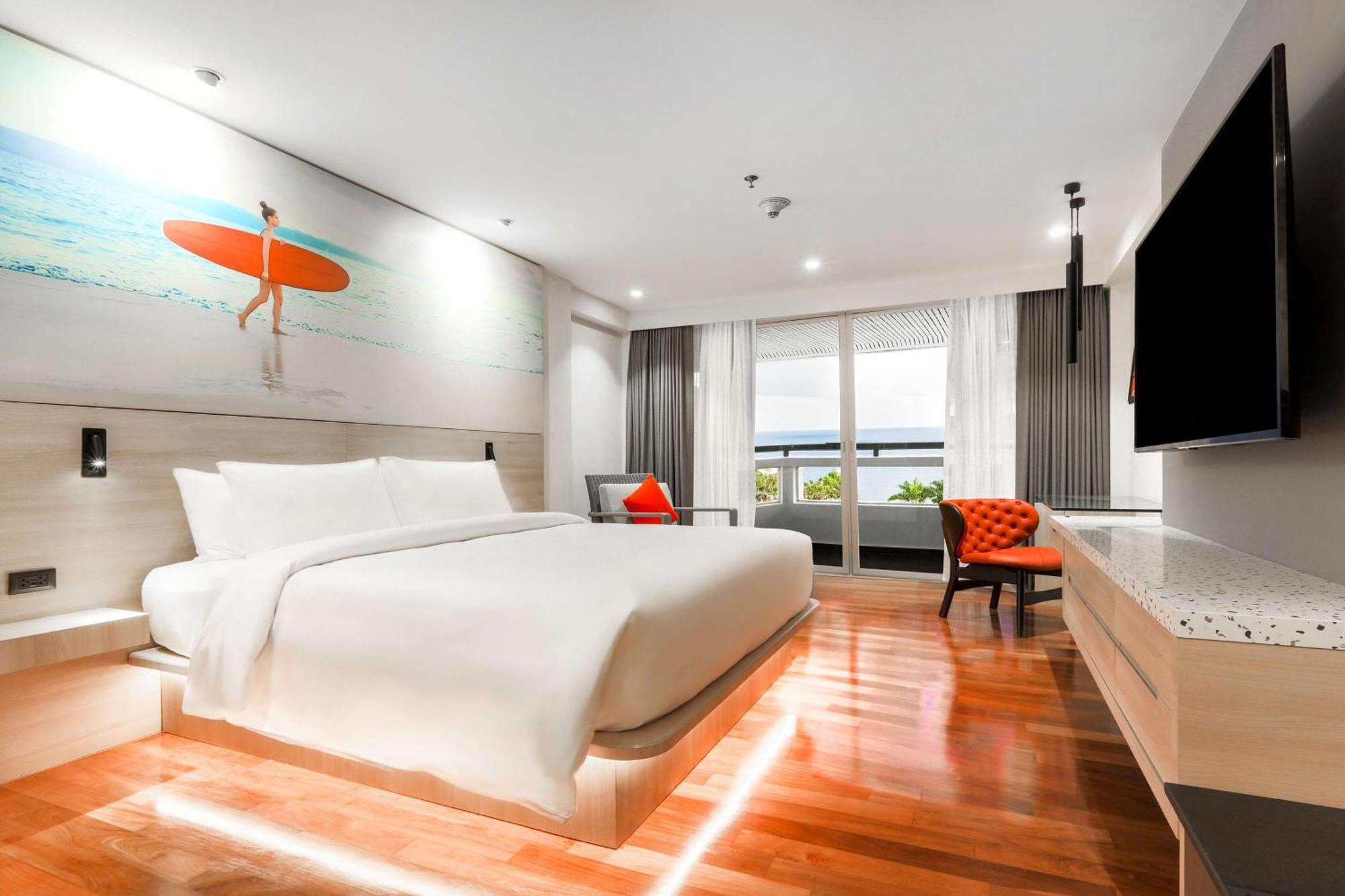 Radisson Red Phuket Patong Beach Exterior photo